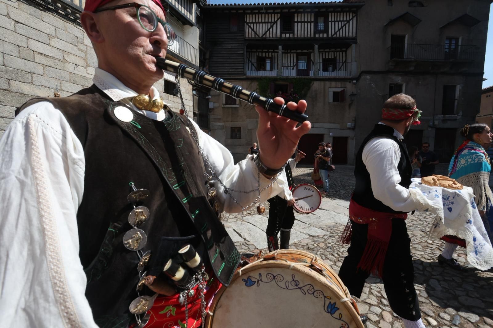 La Alberca &#039;con el corazón dividido entre el fuego y el inicio de las fiestas&#039;