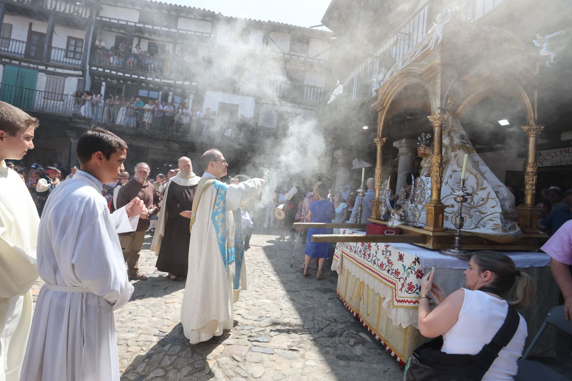 La Alberca &#039;con el corazón dividido entre el fuego y el inicio de las fiestas&#039;