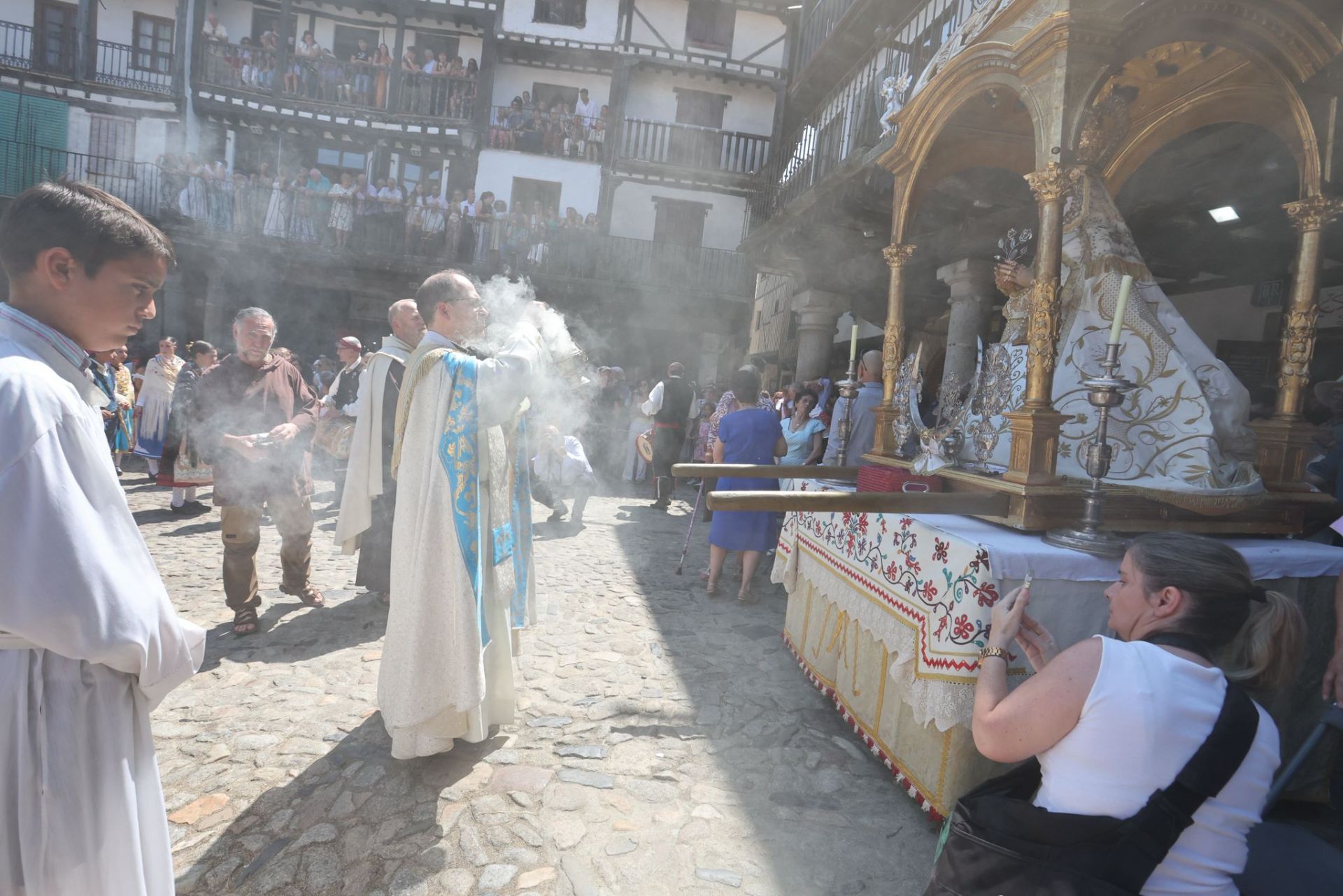 La Alberca &#039;con el corazón dividido entre el fuego y el inicio de las fiestas&#039;