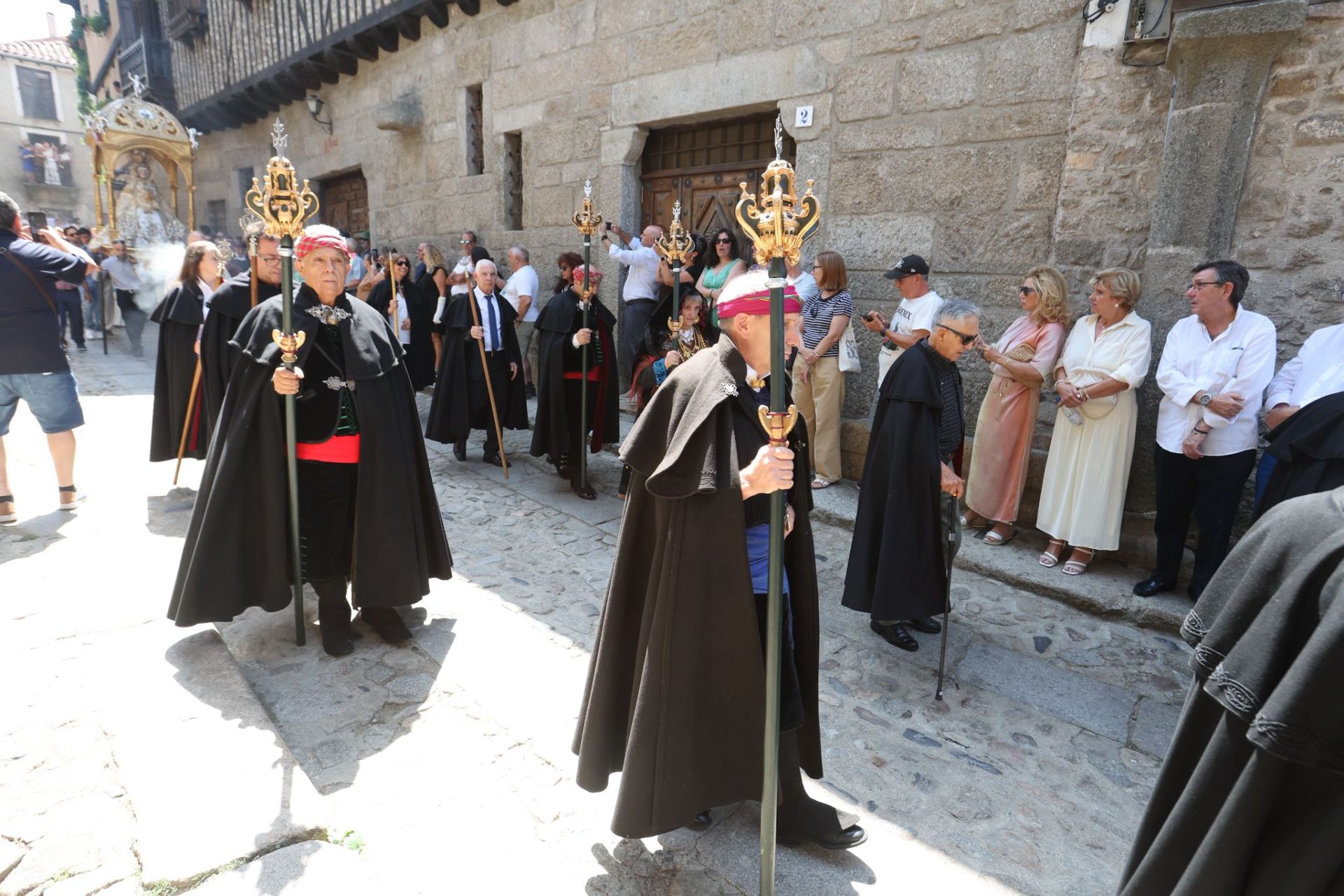 La Alberca &#039;con el corazón dividido entre el fuego y el inicio de las fiestas&#039;
