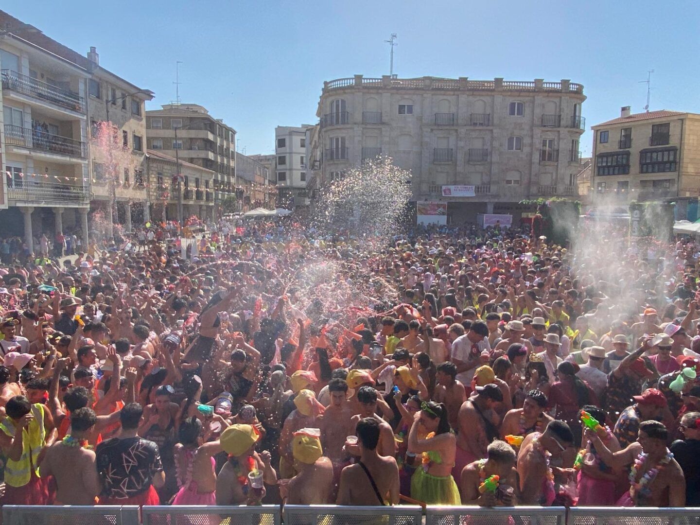 El chupinazo y el pregón inauguran las fiestas de Guijuelo