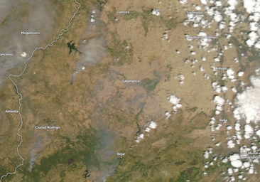 La dimensión de los incendios en Salamanca: así se ve desde el cielo el humo