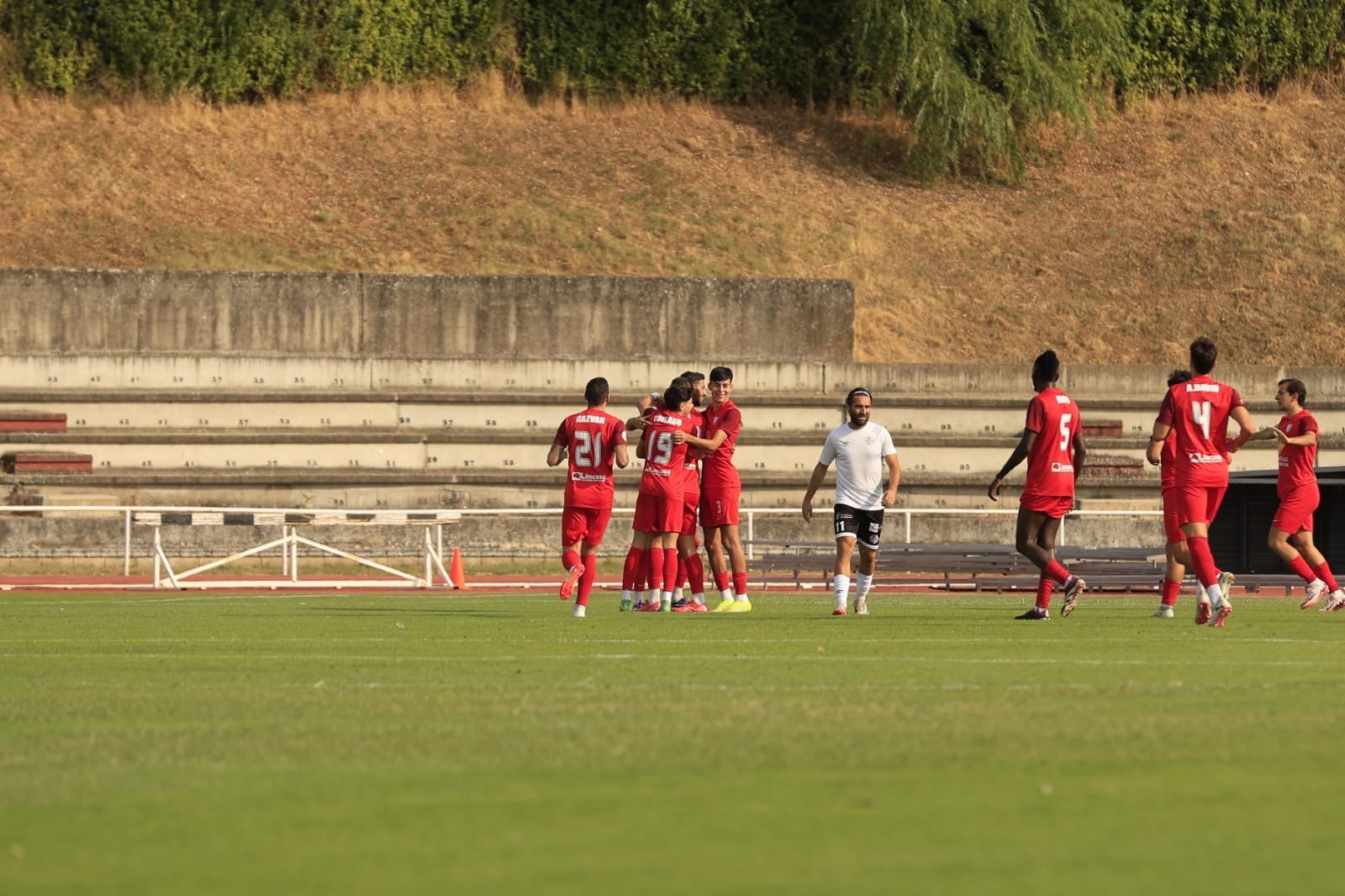 El derbi entre el Salamanca UDS y el Santa Marta, en imágenes
