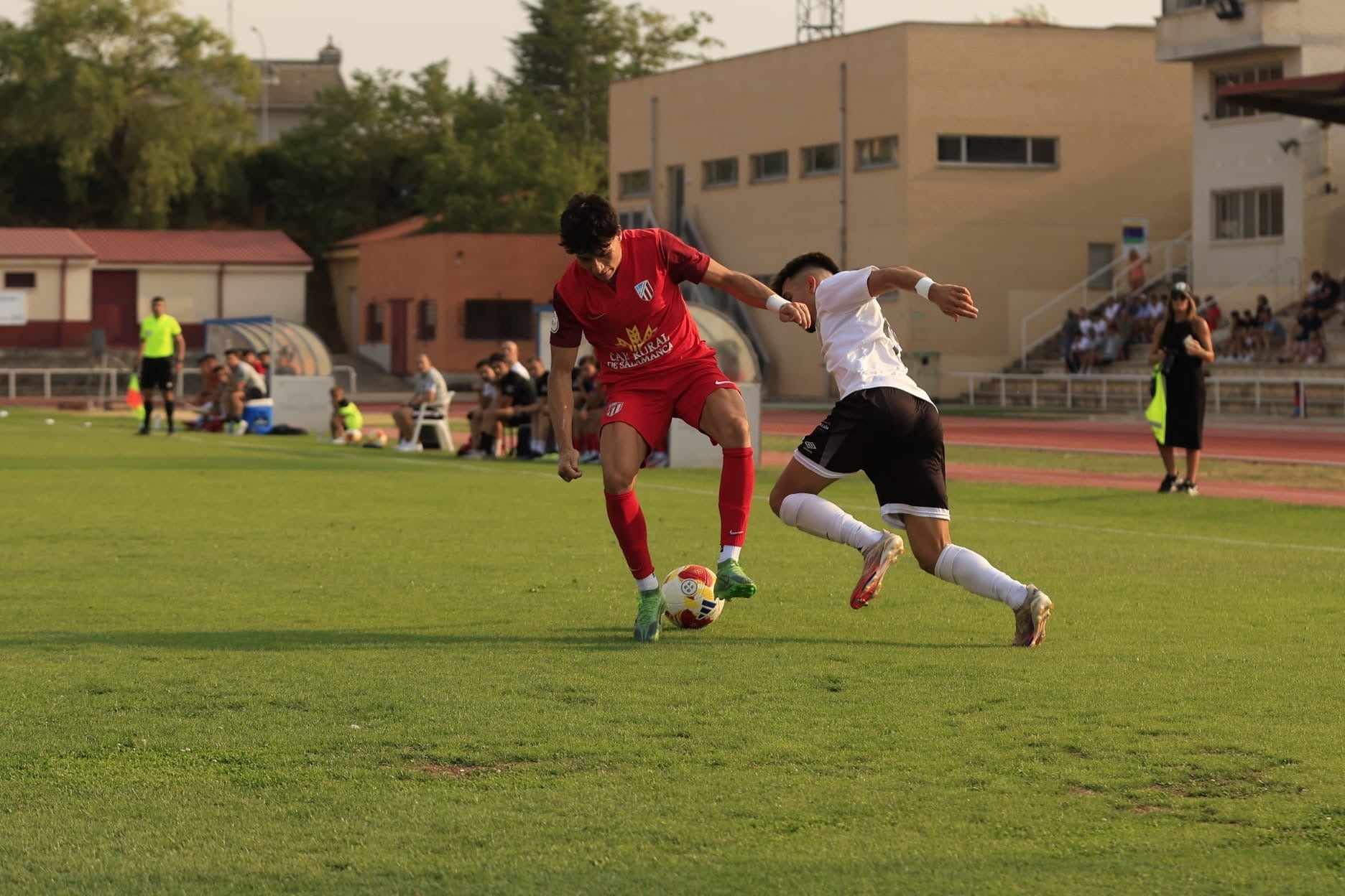 El derbi entre el Salamanca UDS y el Santa Marta, en imágenes