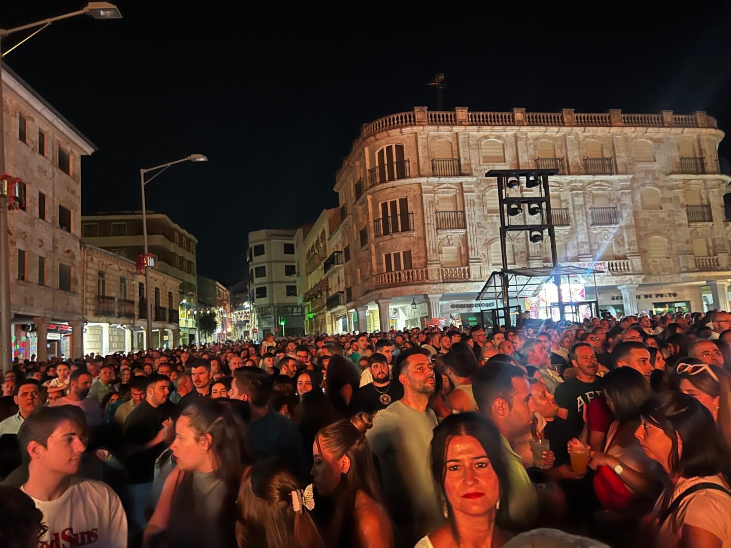 Así fue la actuación de la orquesta Panorama en el pueblo de Salamanca donde nunca falla