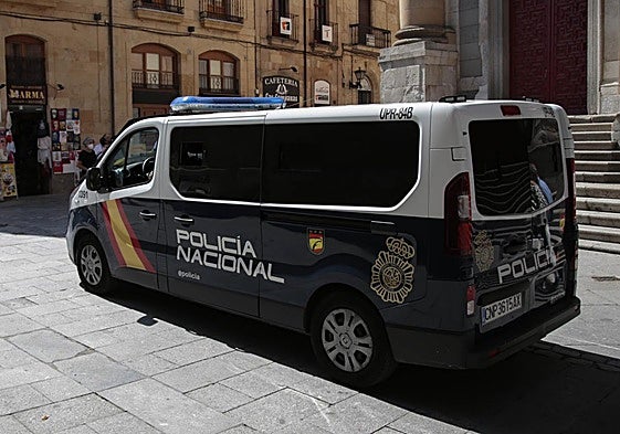 Imagen de archivo de un furgón de Policía Nacional