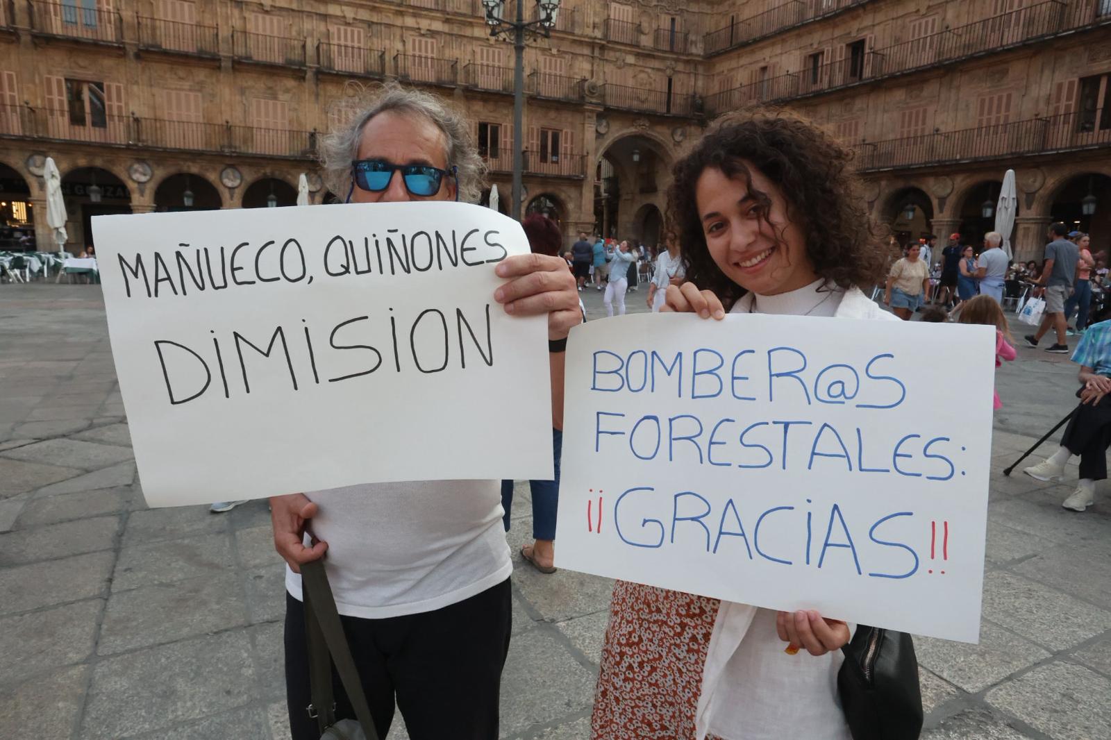 En imágenes, la manifestación en Salamanca por la gestión de los incendios
