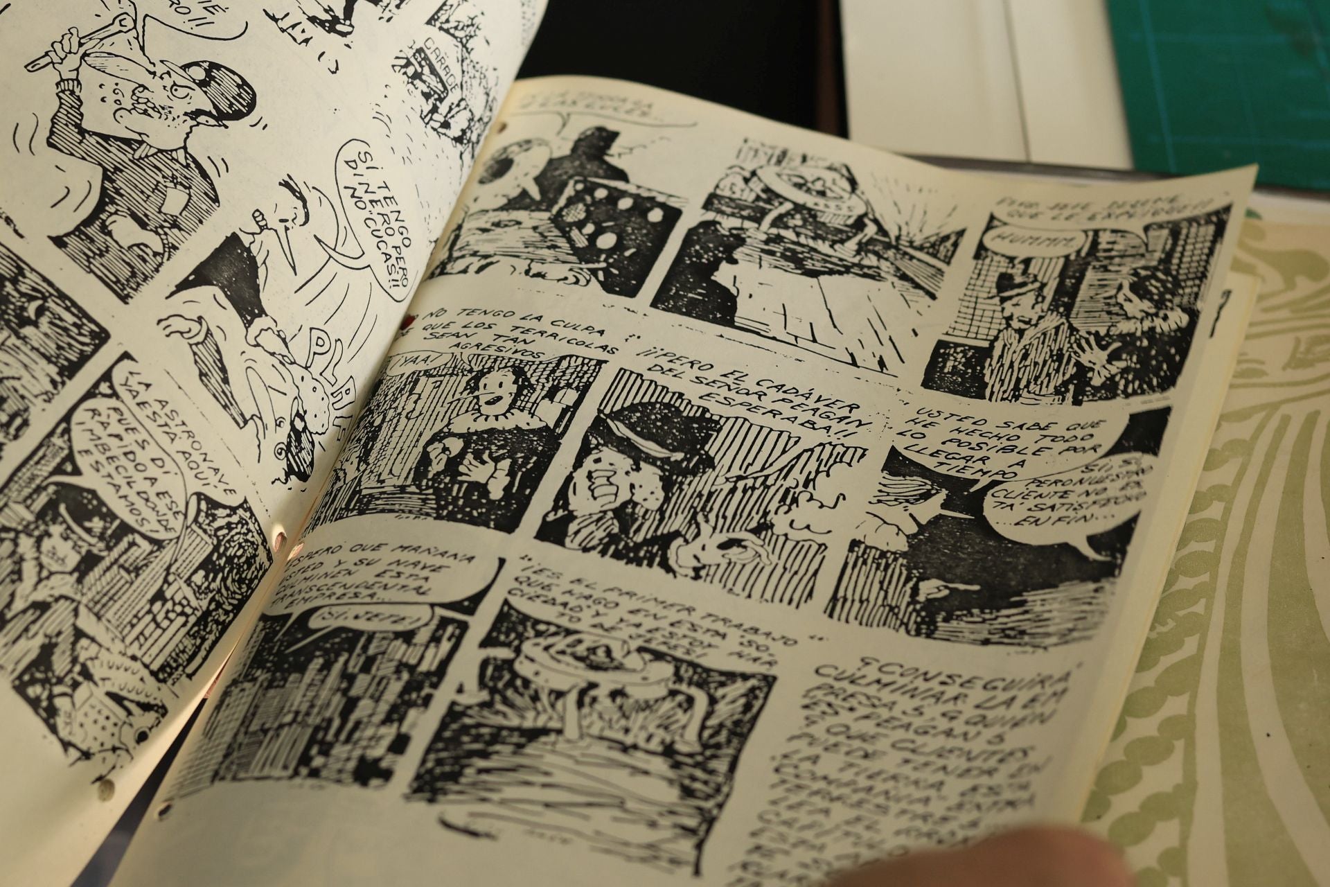 Entramos en el estudio de uno de los pioneros del cómic underground en Salamanca