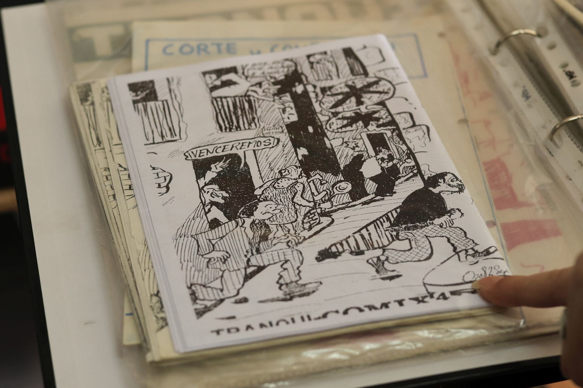 Entramos en el estudio de uno de los pioneros del cómic underground en Salamanca