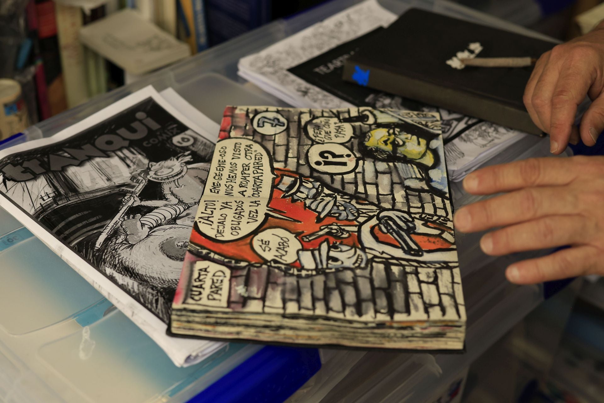 Entramos en el estudio de uno de los pioneros del cómic underground en Salamanca