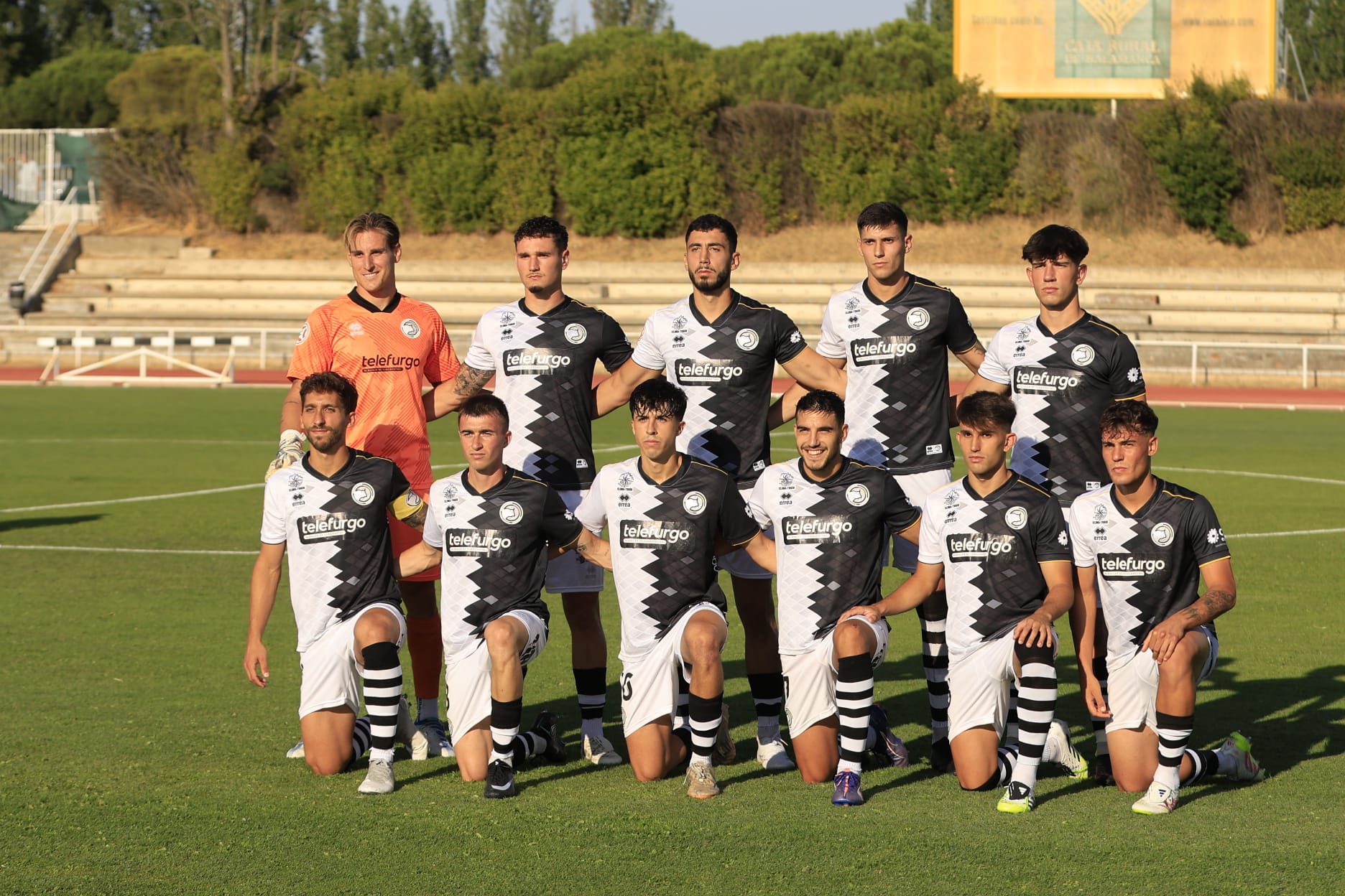 En imágenes, el partido entre Unionistas y el Mérida que honra a la extinta UDS