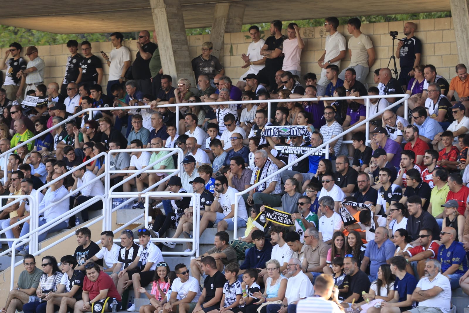 En imágenes, el partido entre Unionistas y el Mérida que honra a la extinta UDS