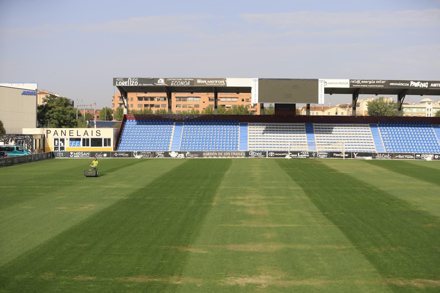 Así está el césped del Reina Sofía a cinco días para el comienzo de temporada
