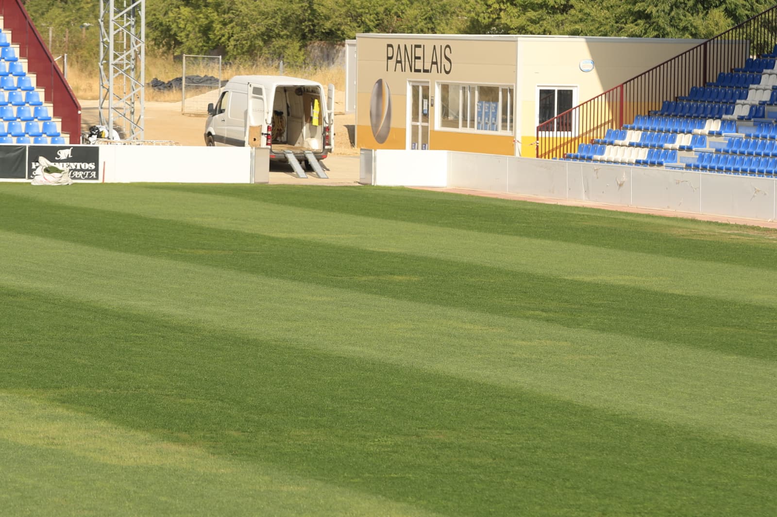 Así está el césped del Reina Sofía a cinco días para el comienzo de temporada