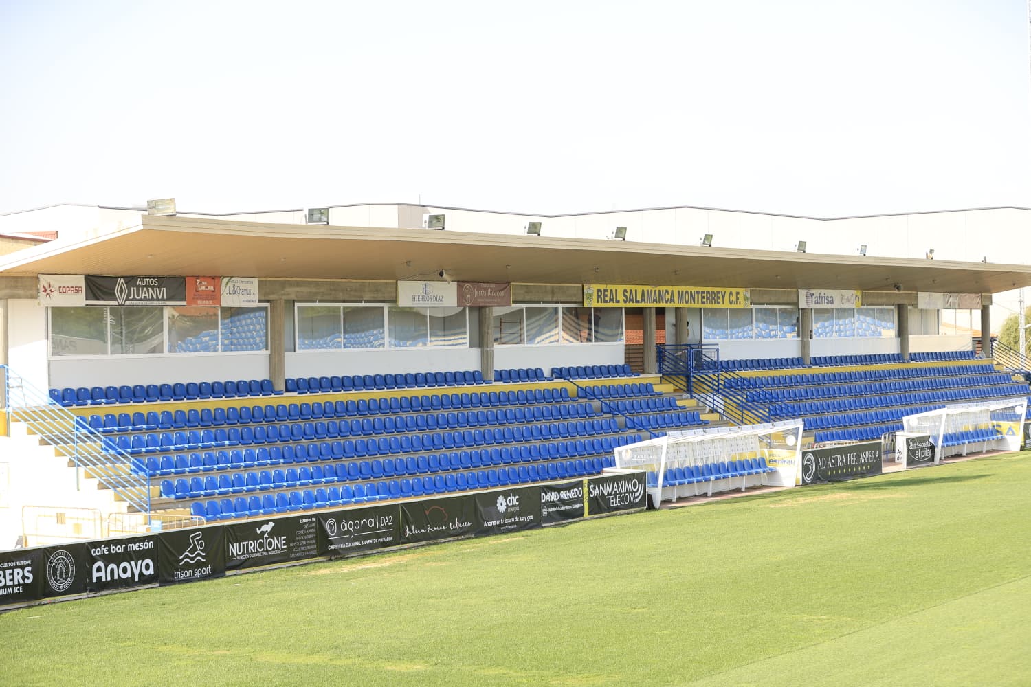 Así está el césped del Reina Sofía a cinco días para el comienzo de temporada