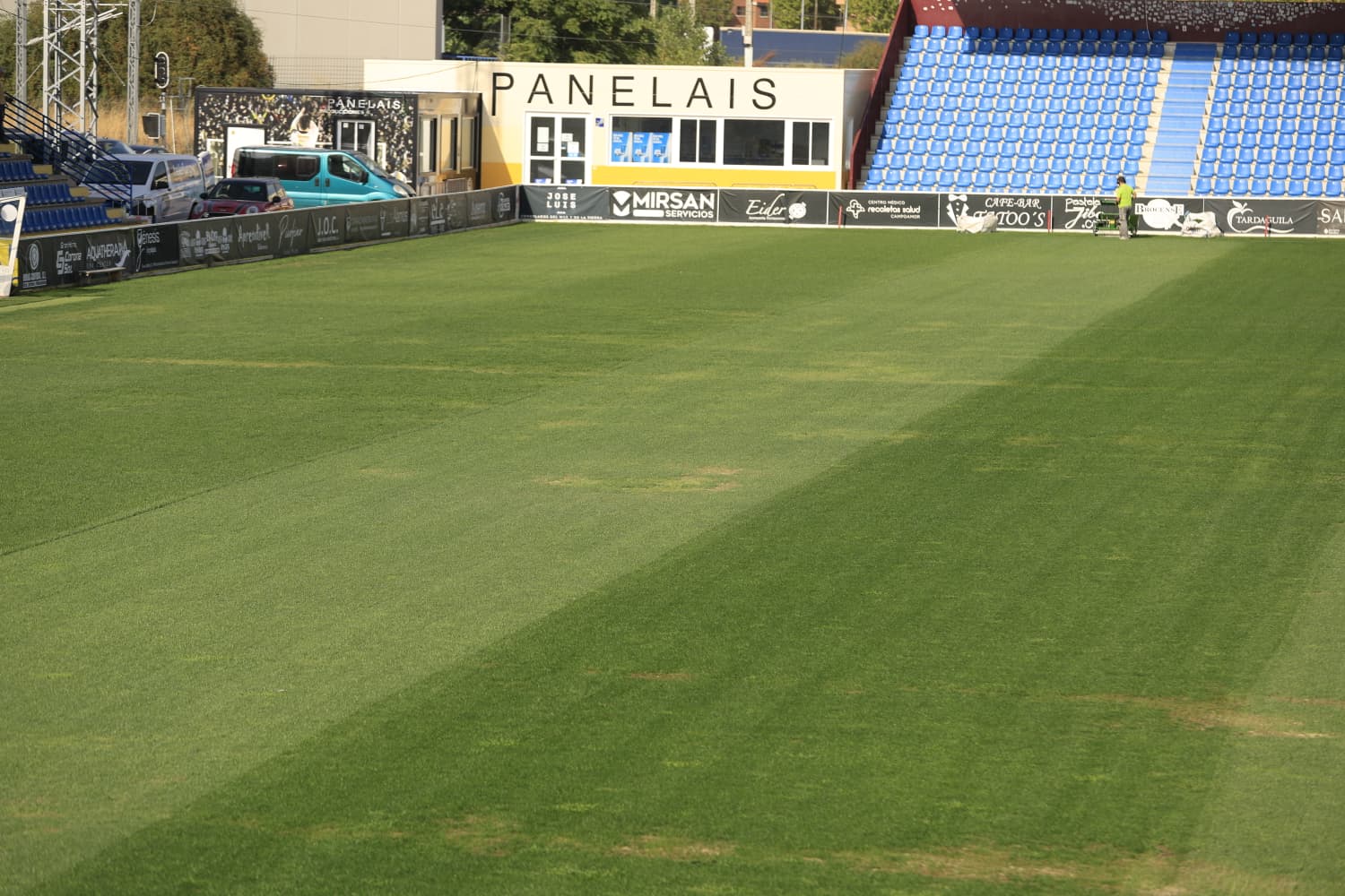 Así está el césped del Reina Sofía a cinco días para el comienzo de temporada