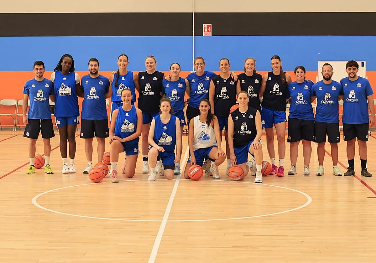 El primer entrenamiento de la temporada de Perfumerías Avenida, en imágenes