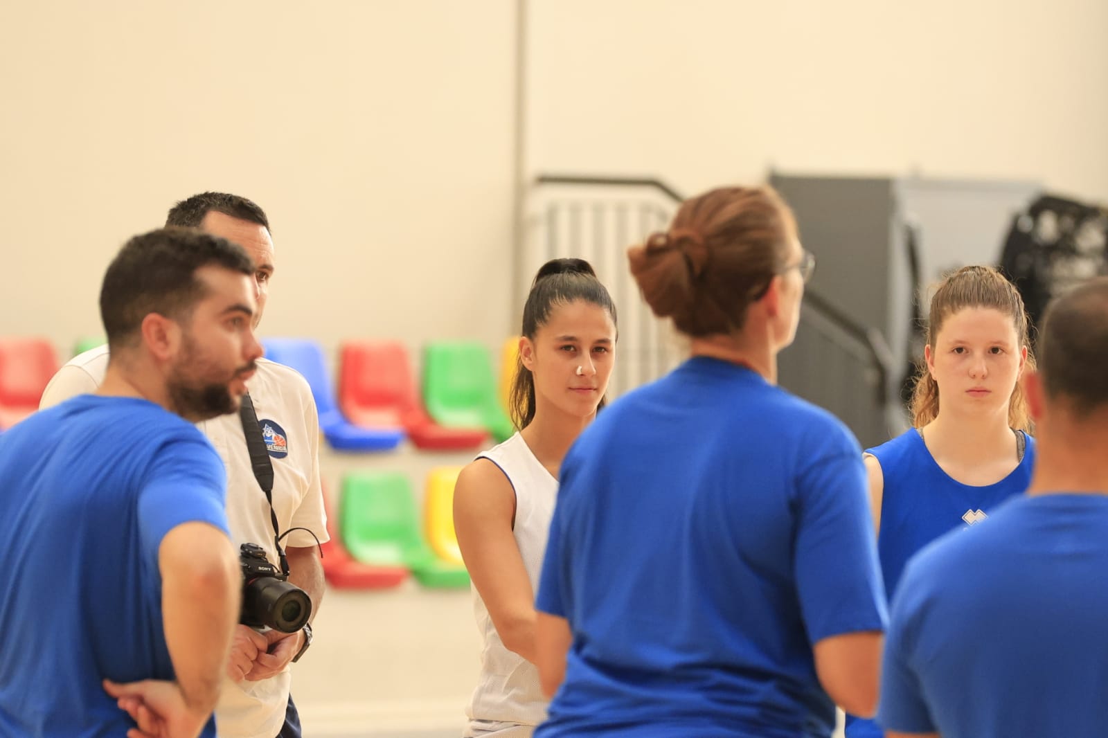 El primer entrenamiento de la temporada de Perfumerías Avenida, en imágenes