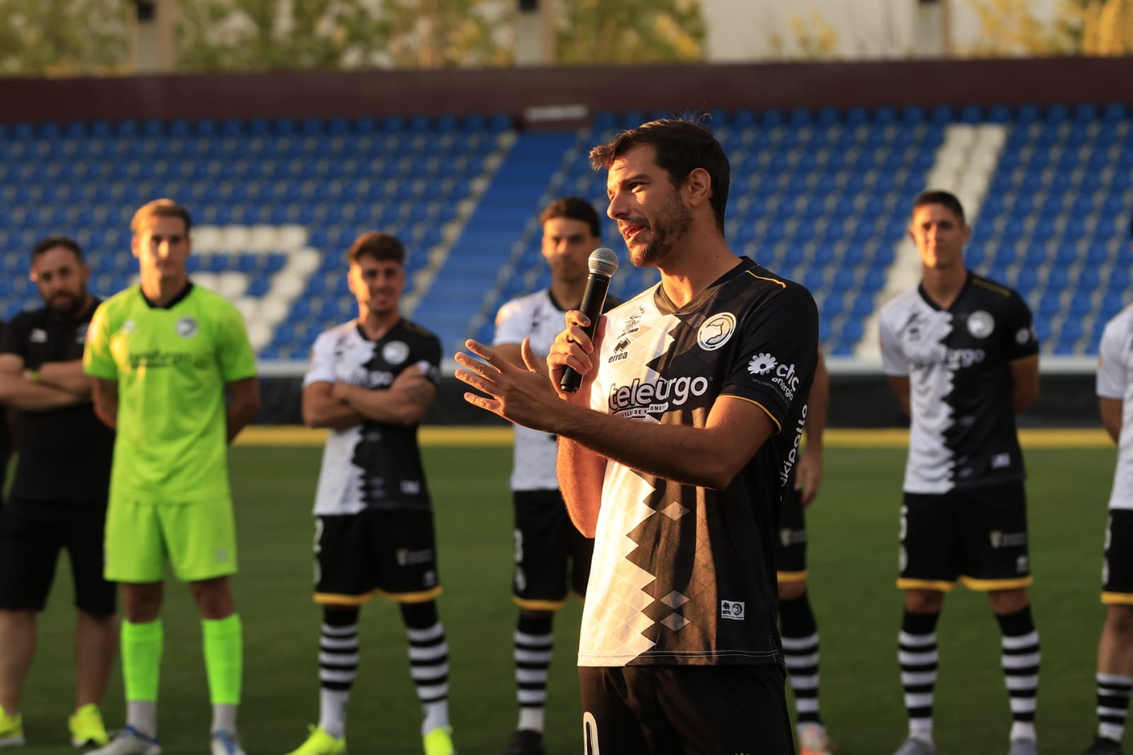 Unionistas se presenta al ocaso y en familia en el Reina Sofía