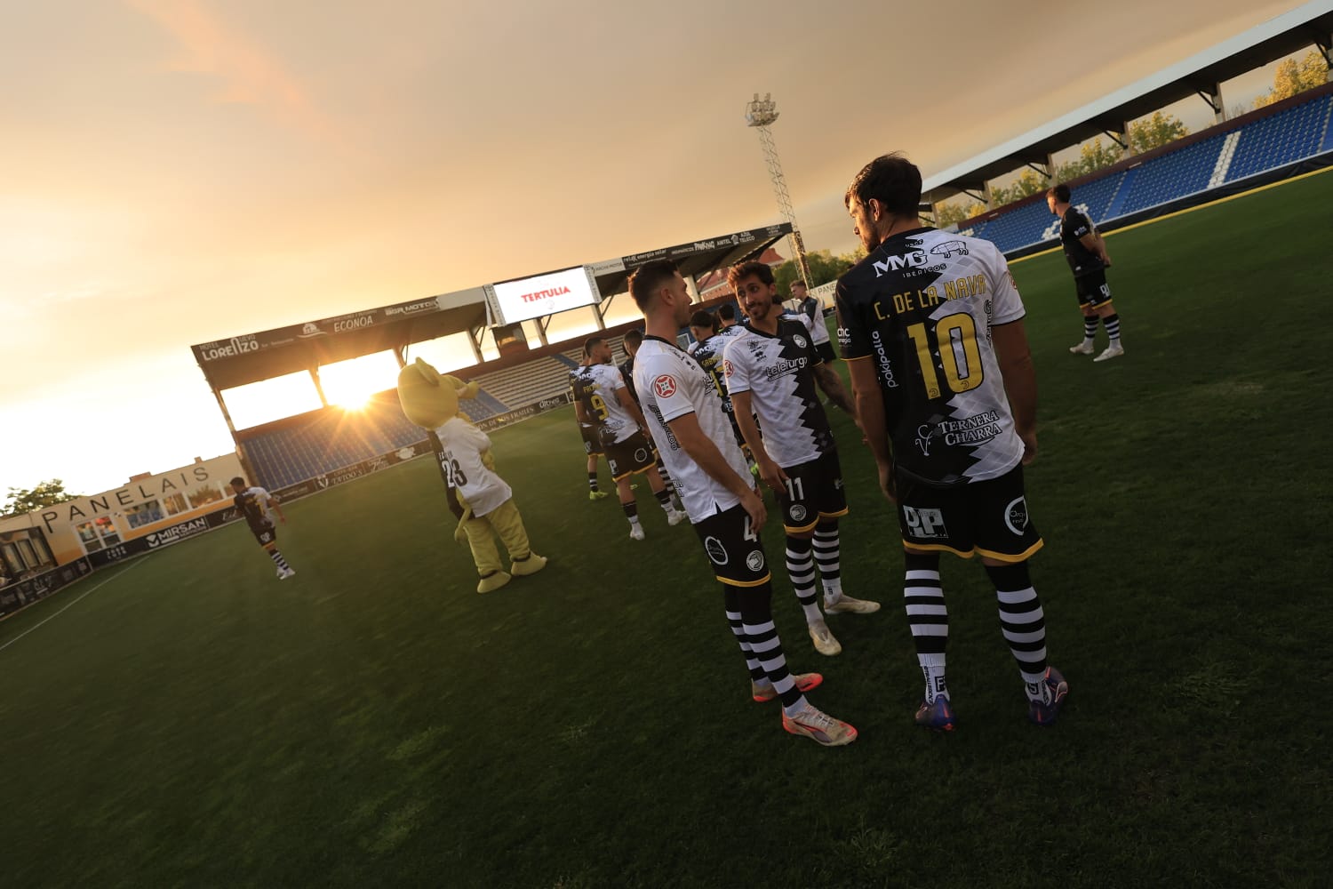 Unionistas se presenta al ocaso y en familia en el Reina Sofía