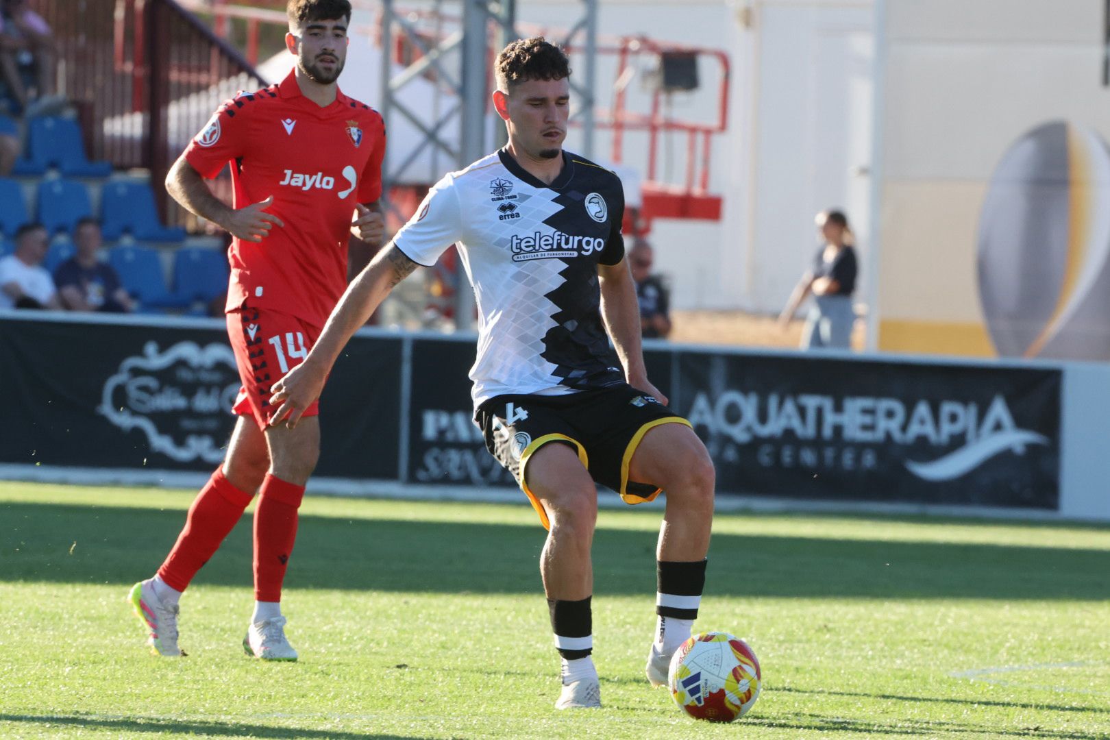 El debut ligero de Unionistas con 3.000 personas en el Reina Sofía