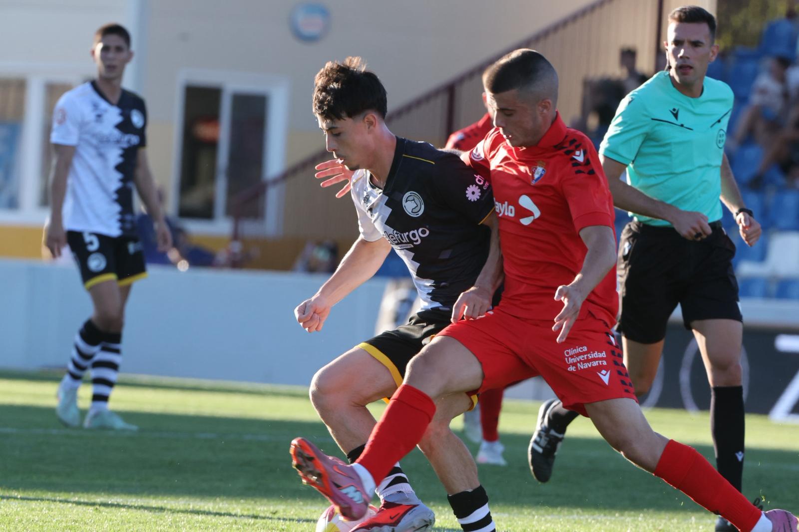 El debut ligero de Unionistas con 3.000 personas en el Reina Sofía