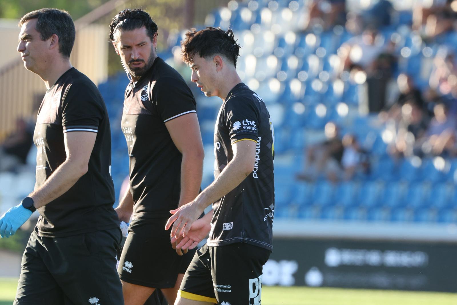 El debut ligero de Unionistas con 3.000 personas en el Reina Sofía