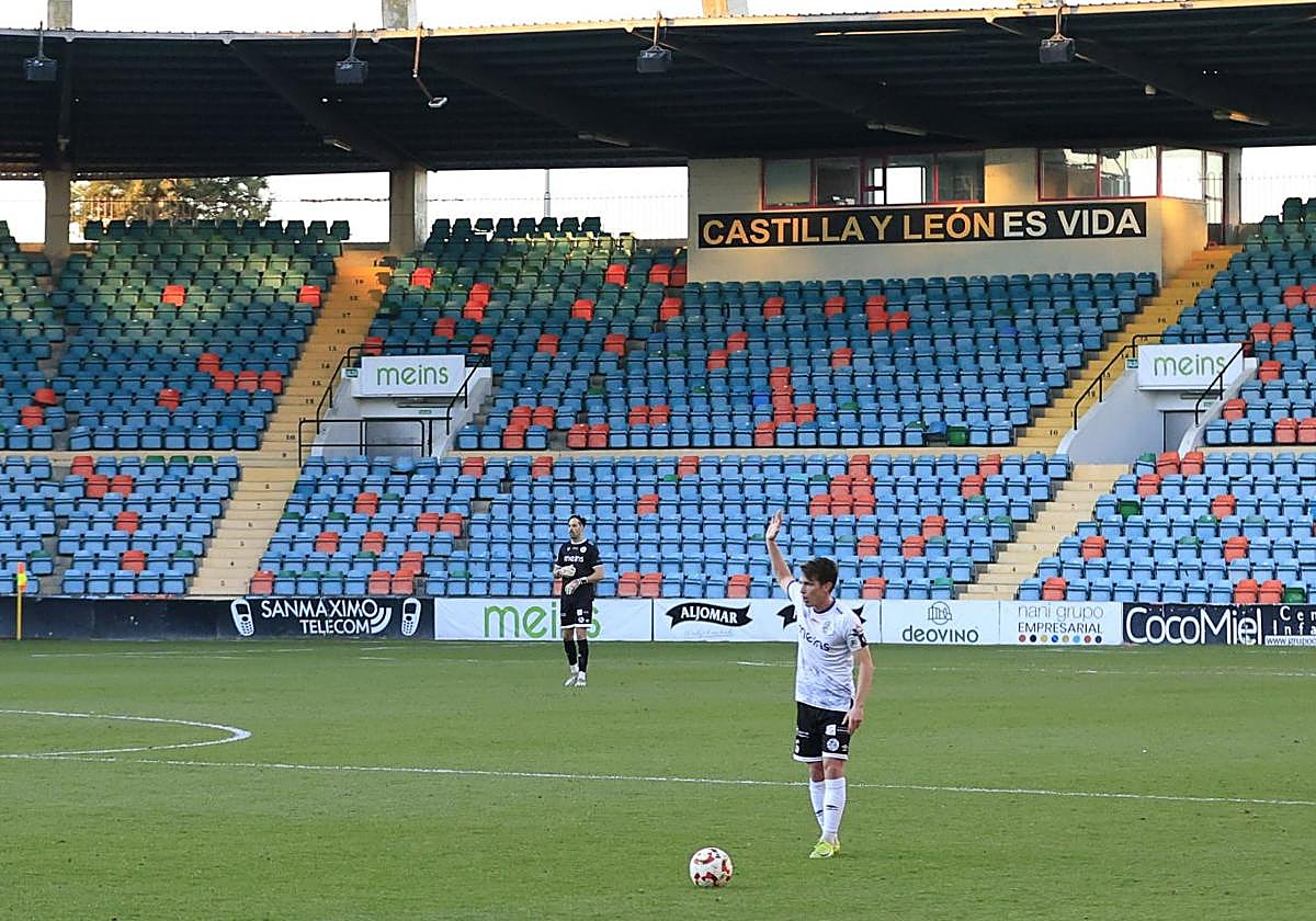 Encuentro del Salamanca UDS en el estadio Helmántico.