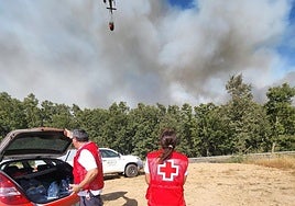 Voluntarios presentes para colaborar contra el incendio de El Payo.