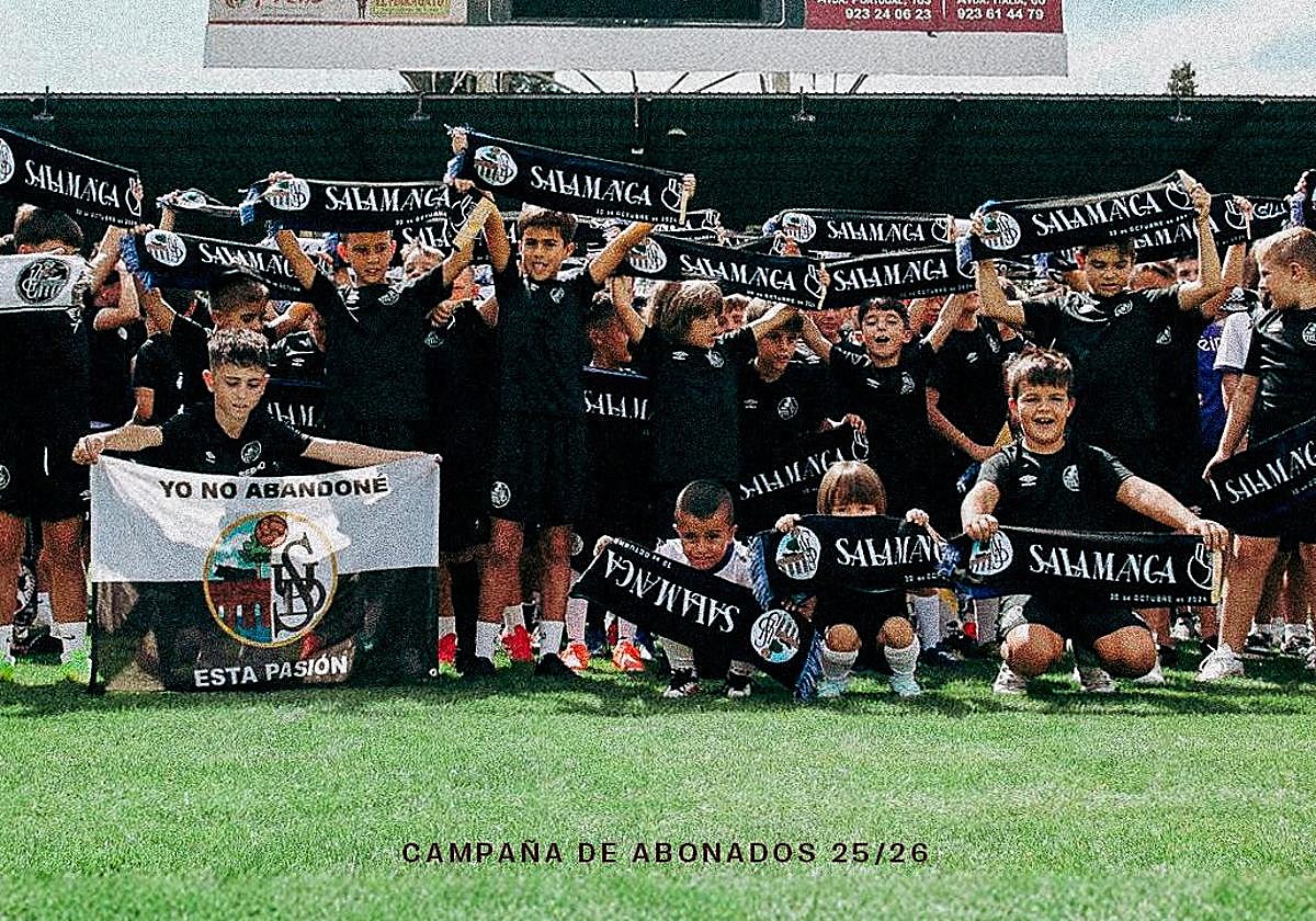 Cartel de la campaña de abonos del Salamanca UDS para la temporada 25-26.