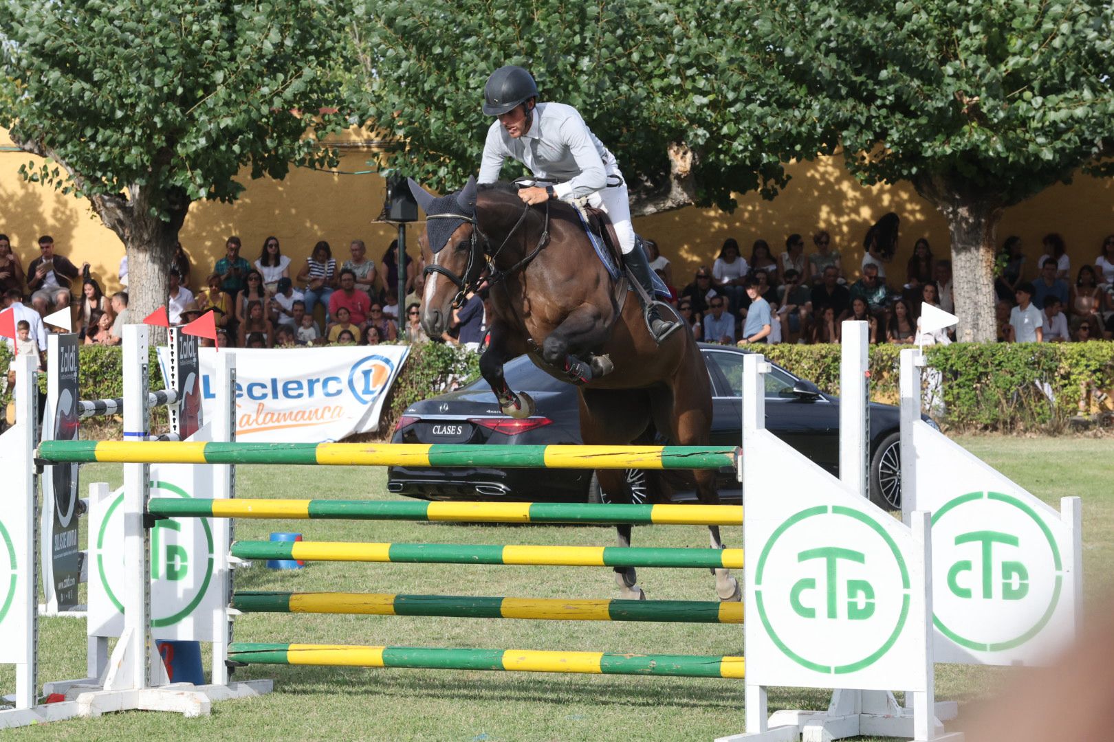 El Concurso Hípico de Salamanca vive su segunda jornada con saltos de altura y una gran expectación