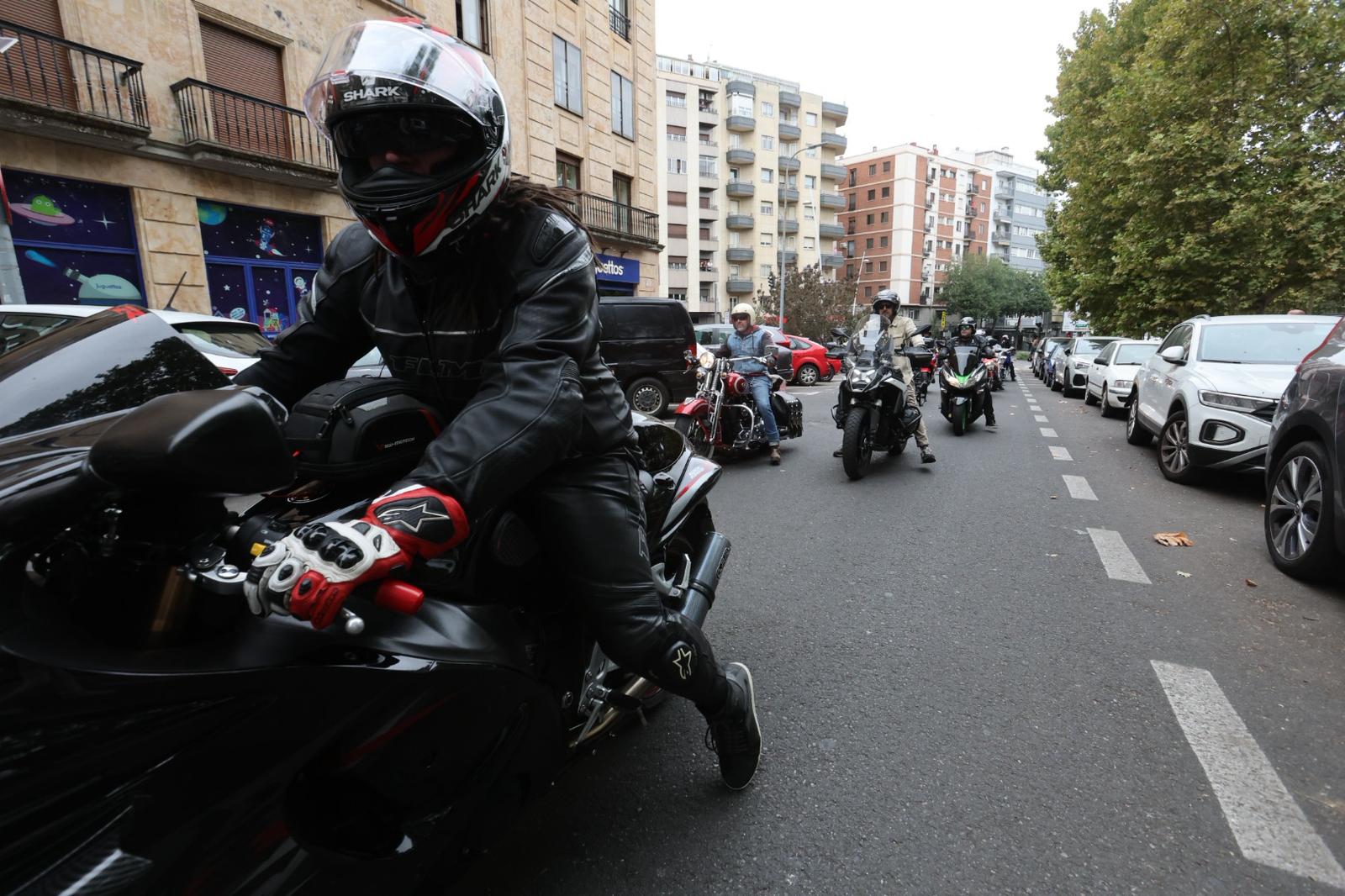 La diversión toma la salida desde La Alamedilla para cabezudos y moteros