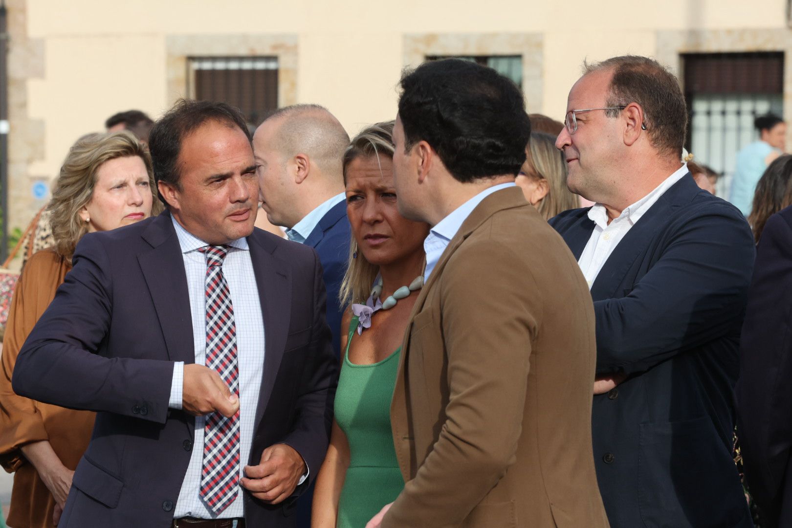 Devoción y tradición en la Ofrenda Floral en honor a Santa María de la Vega