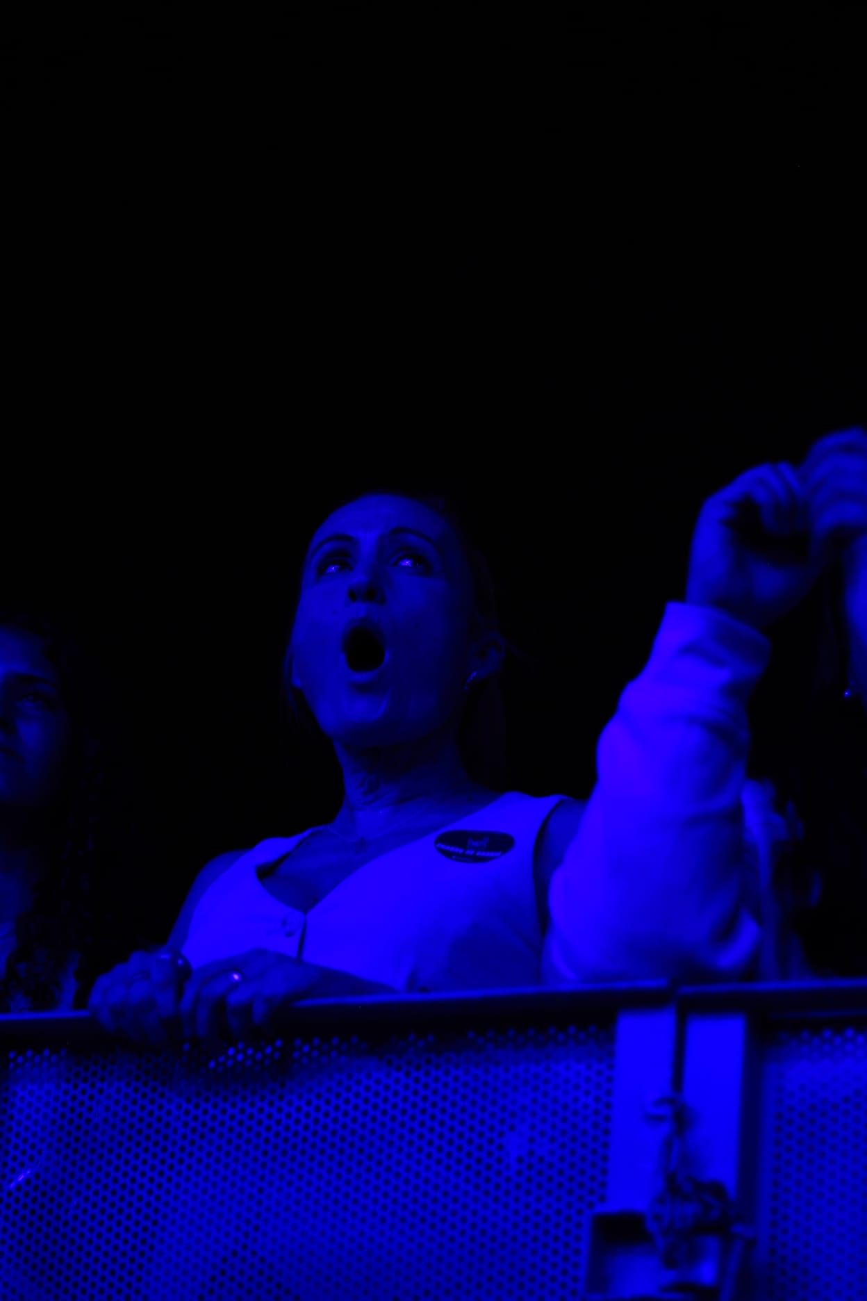 Un inesperado Antonio José llena de arte la Plaza Mayor de Salamanca