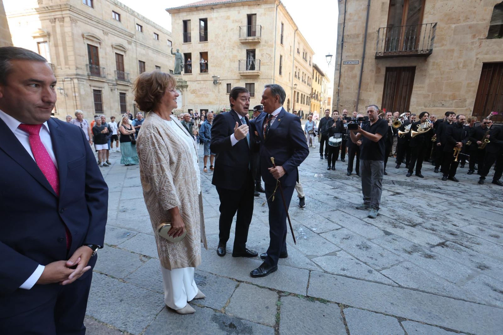 Pleno de autoridades en la tradicional misa de la Virgen de la Vega
