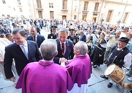 Pleno de autoridades en la tradicional misa de la Virgen de la Vega