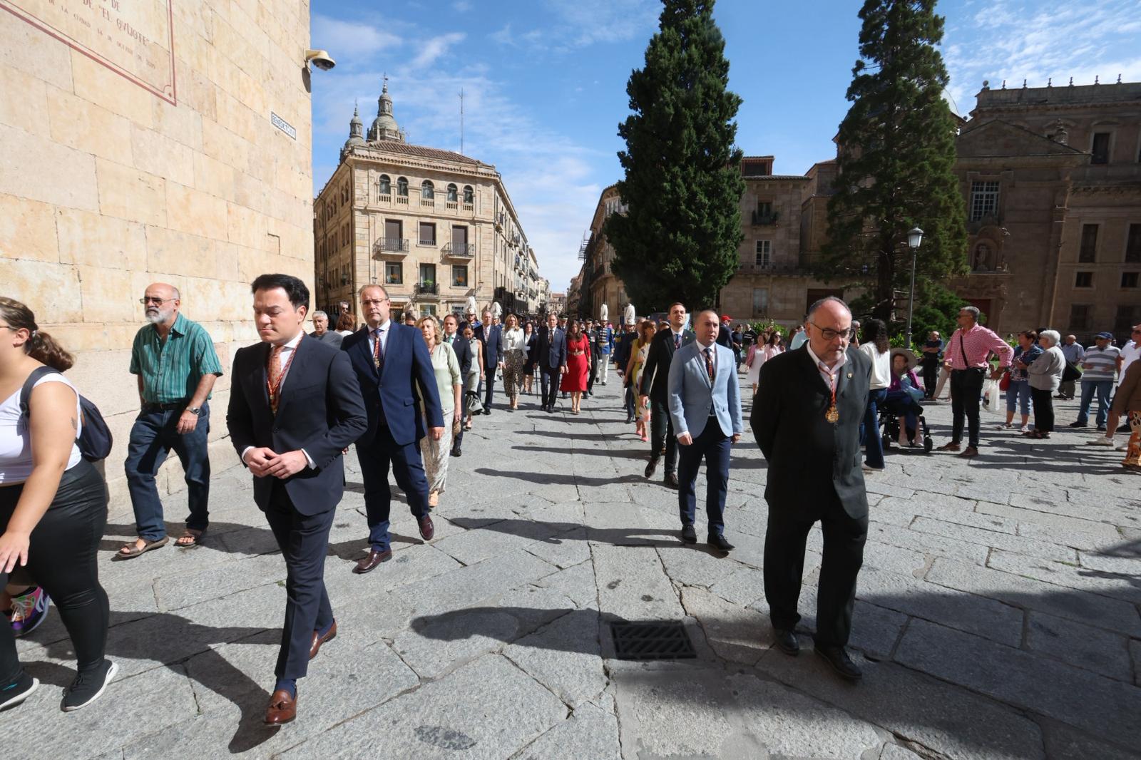 Pleno de autoridades en la tradicional misa de la Virgen de la Vega
