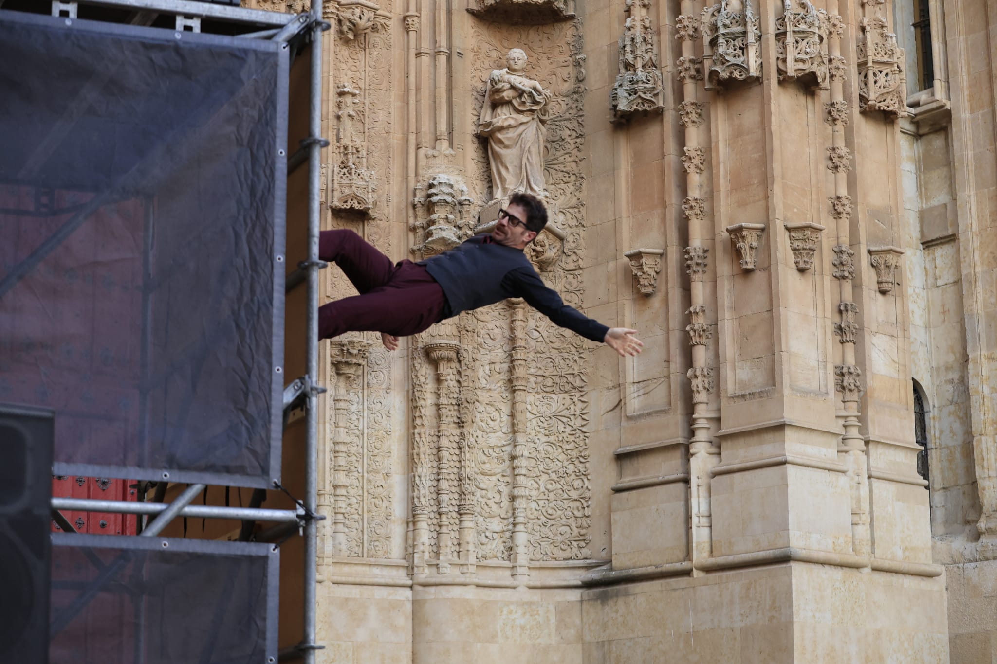Acrobacias y saltos imposibles en un Patio Chico a reventar