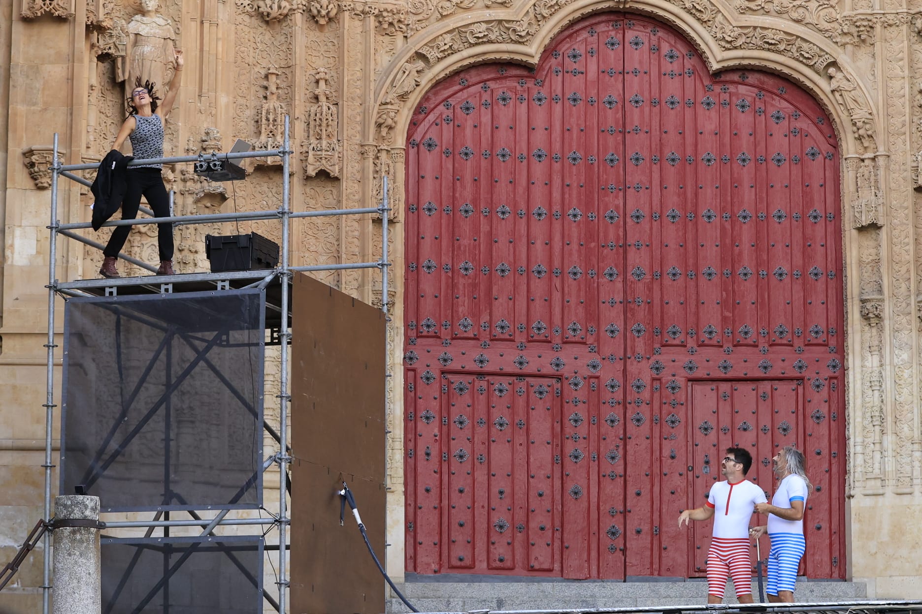 Acrobacias y saltos imposibles en un Patio Chico a reventar