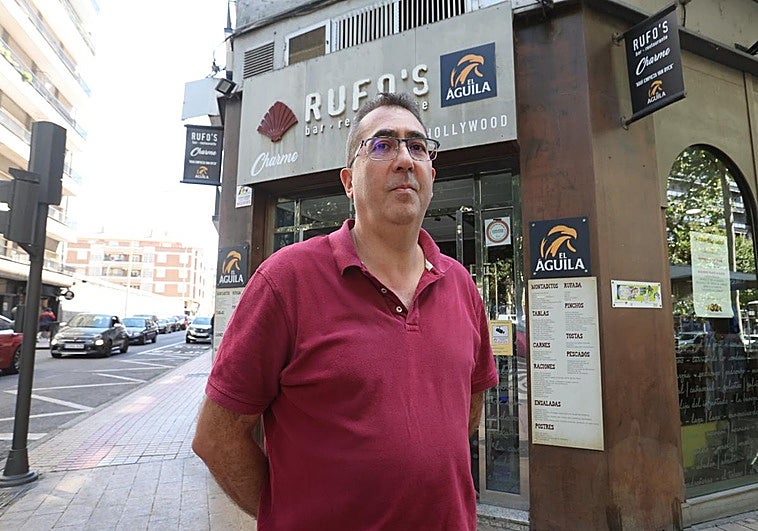 Manuel Alcántara, regente del bar Rufo's en la zona de Van Dyck.