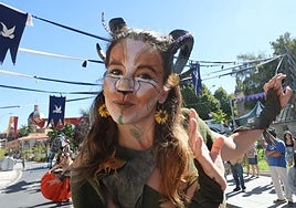Mujer en el desfile inagural del Mercado Medieval