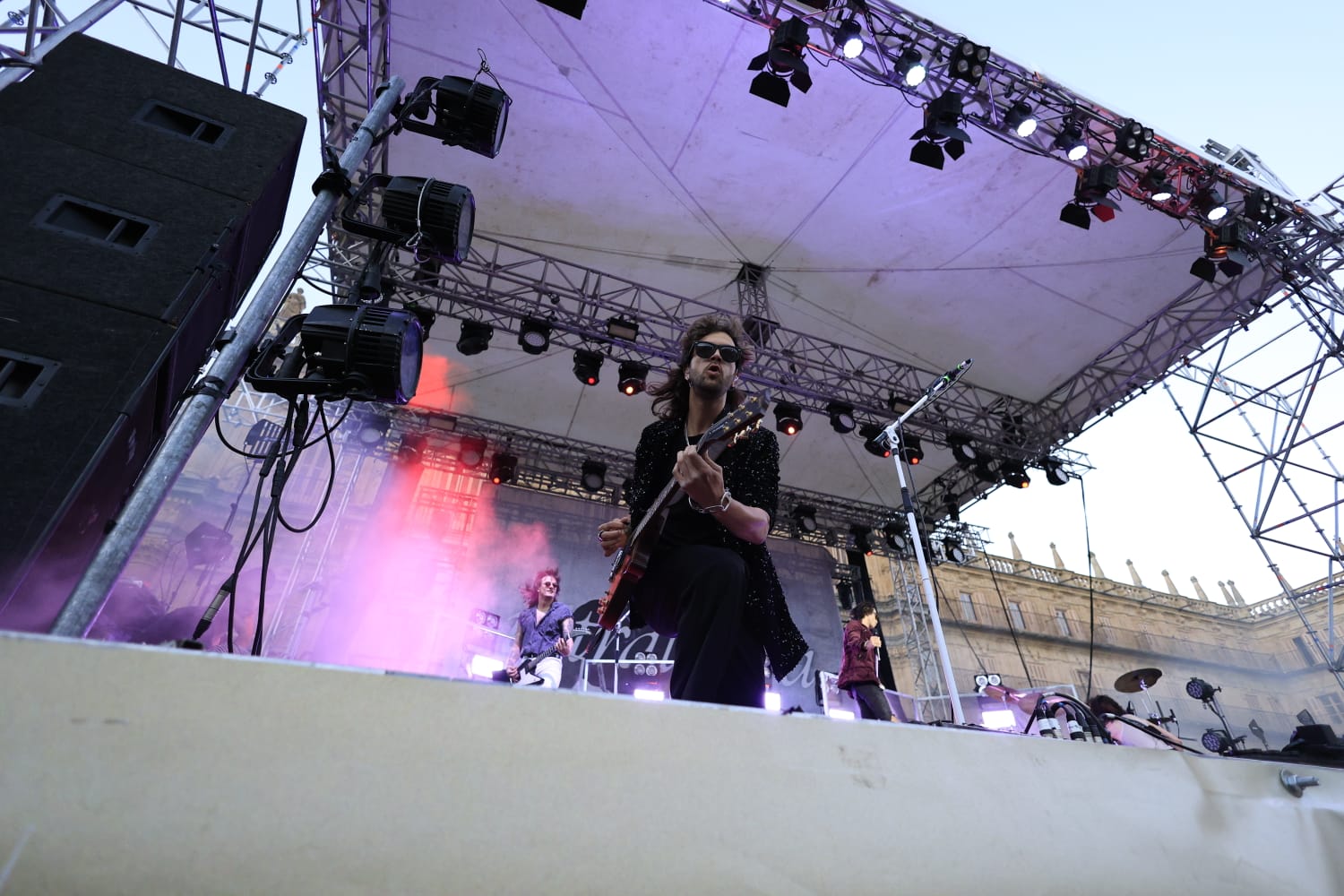 Ultraligera abre una noche mágica en la Plaza Mayor de Salamanca