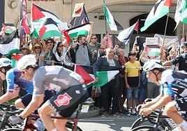 El pelotón al final del paseo de Reyes de España en Salamanca