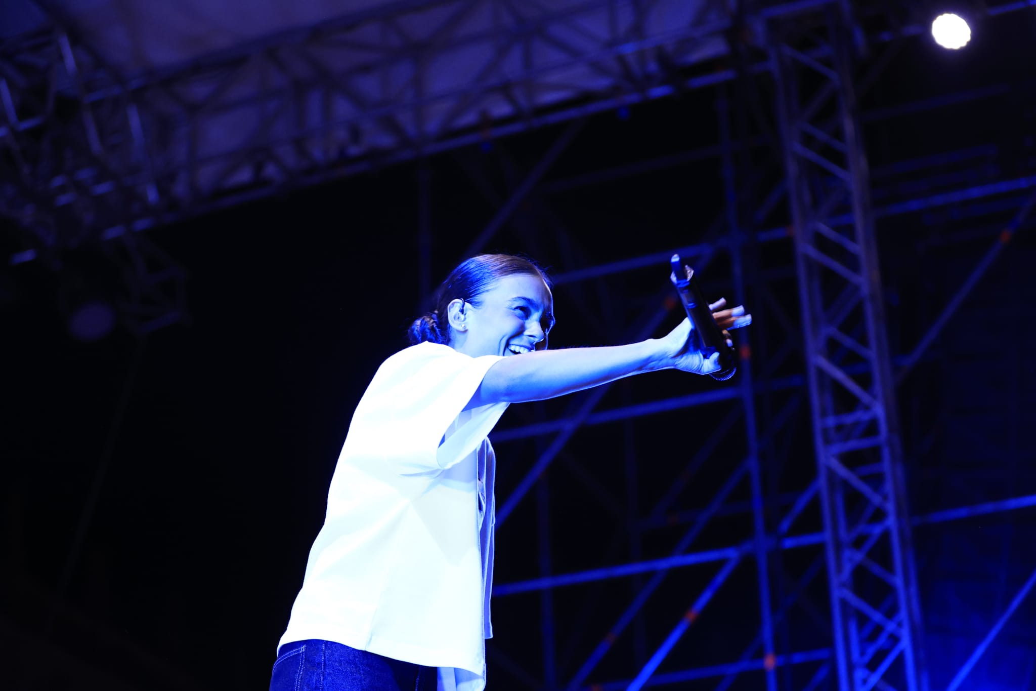 Marta Santos conquista la Plaza Mayor con su flamenco pop