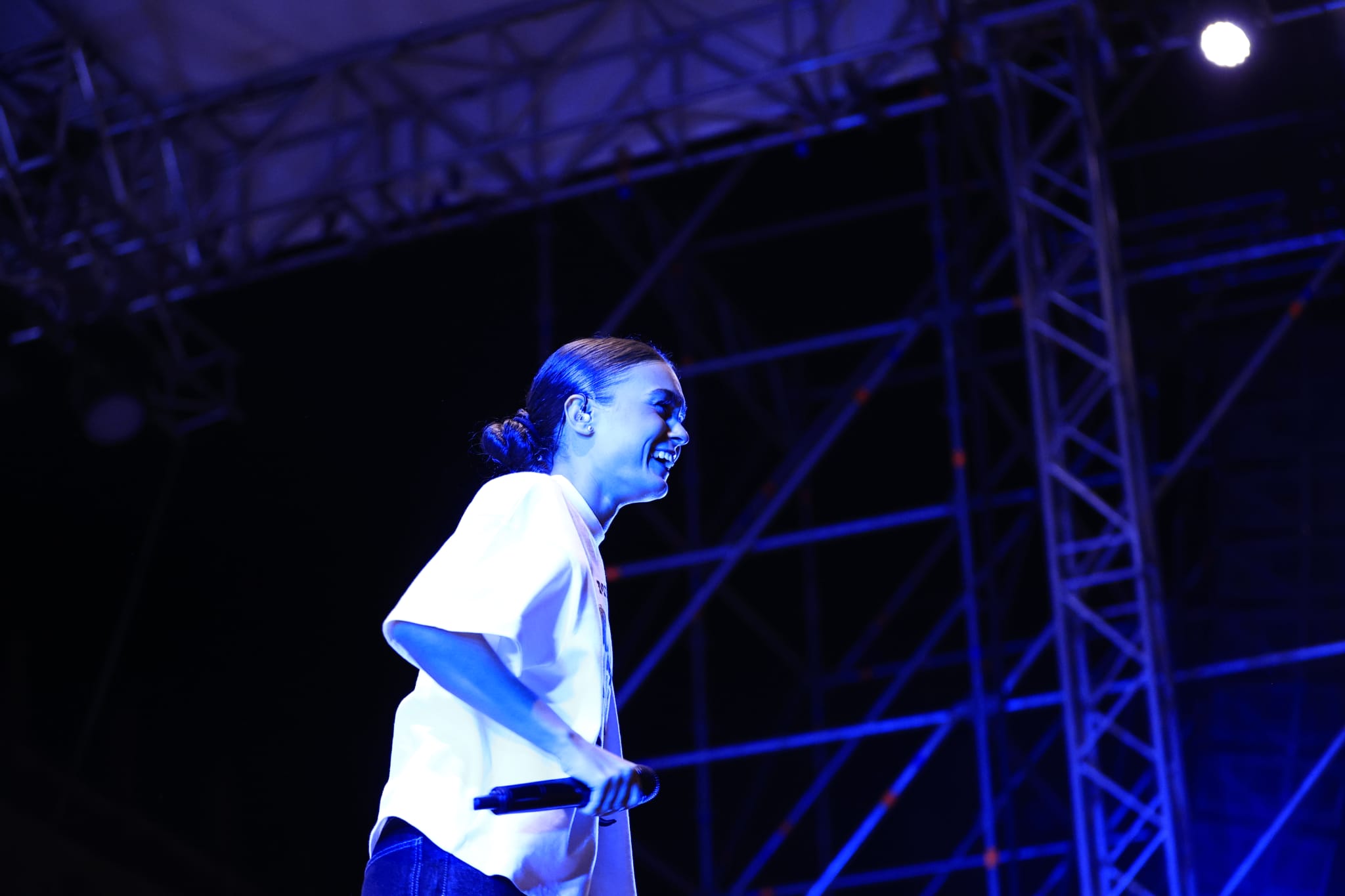 Marta Santos conquista la Plaza Mayor con su flamenco pop