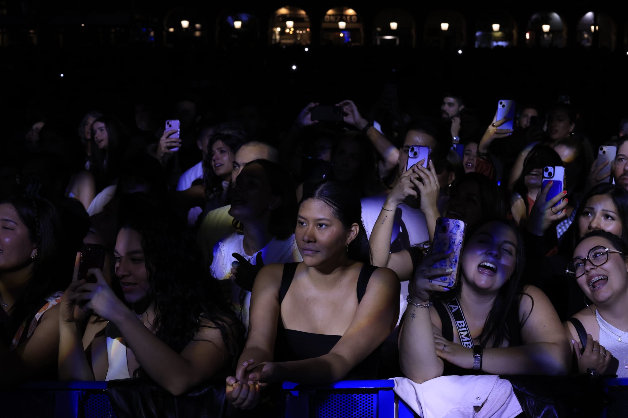 Marta Santos conquista la Plaza Mayor con su flamenco pop