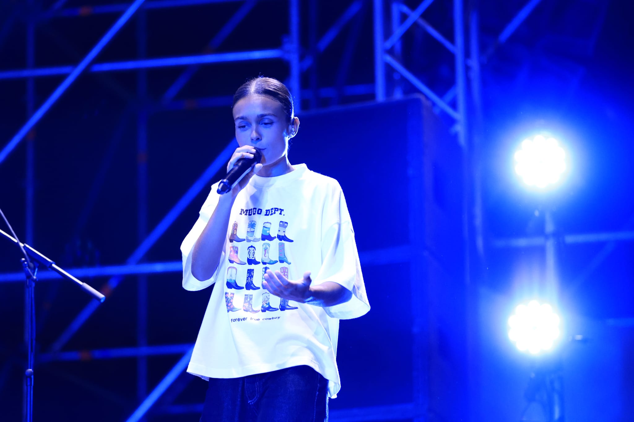 Marta Santos conquista la Plaza Mayor con su flamenco pop