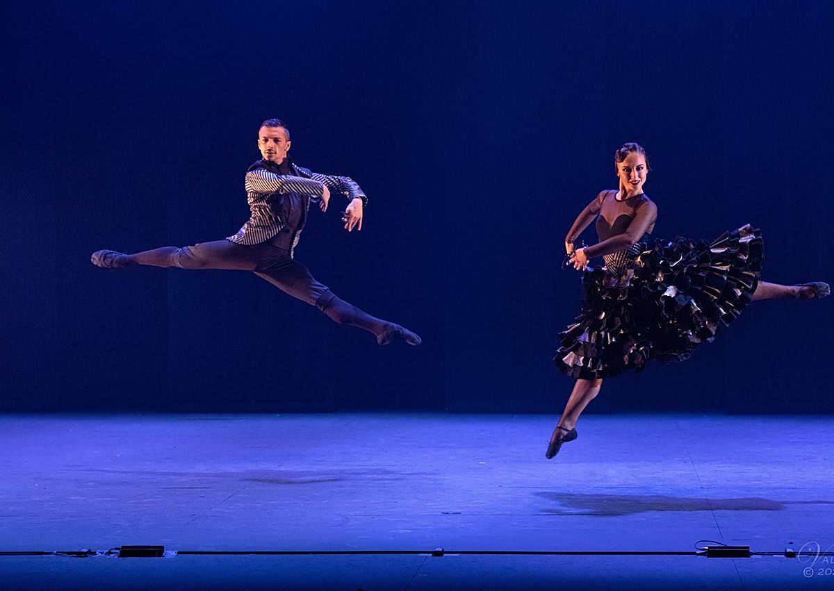 Imagen secundaria 1 - Arriba, Llar; debajo, de izquierda a derecha, 'Querencia' y Noan.