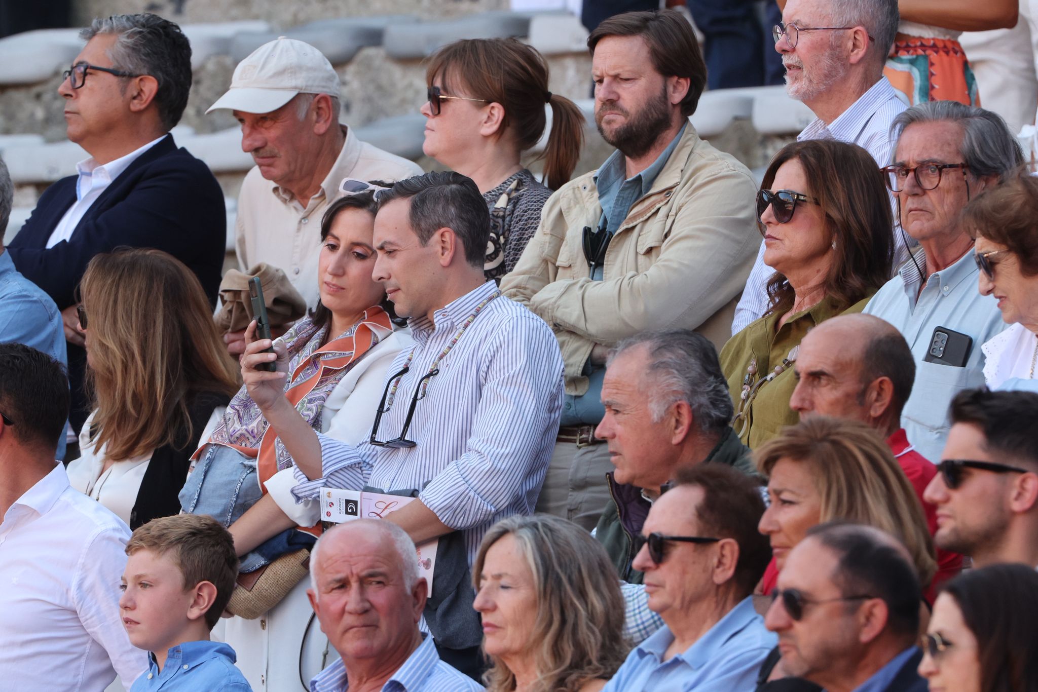 Olga Casado abre la puerta grande del festejo femenino de la feria