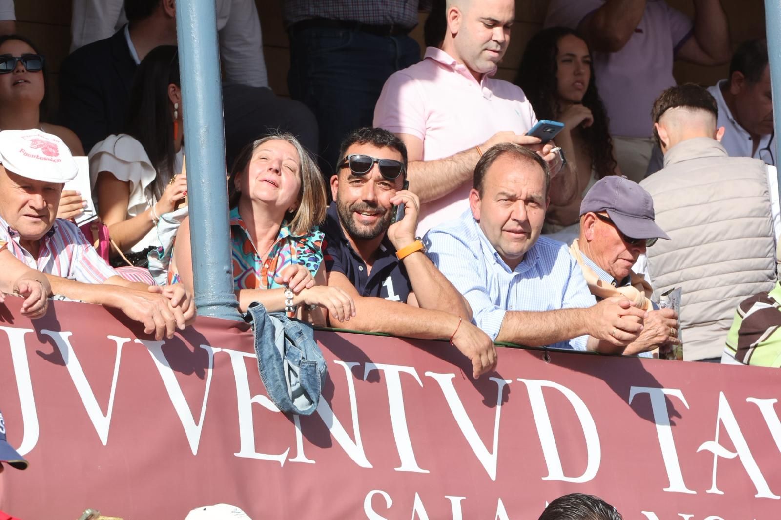 Tres orejas para Ismael Martín y traslado de Damián Castaño al hospital en la segunda de abono de Salamanca